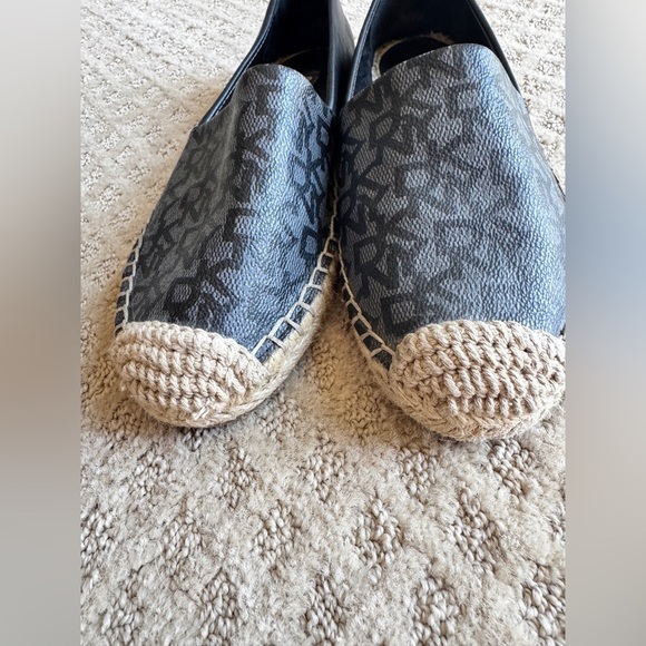 DKNY shoes - Picture 3 of 4